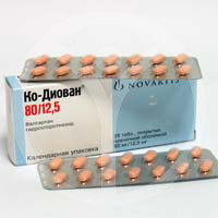 КО-ДИОВАН - Сердечно-сосудистые средства
Фармакологическое действие

Антигипертензивный препарат, в состав которого входят антагонист рецепторов ангиотензина II и тиазидный диуретик.
Активным гормоном ренин-ангиотензин-альдостероновой системы (РААС) является ангиотензин II, который образуется из ангиотензина I при участии АПФ. Ангиотензин II связывается со специфическими рецепторами, расположенными на клеточных мембранах в различных т